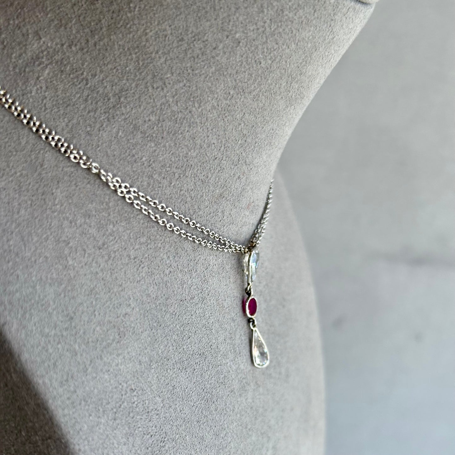 Exquisite 18KT White Gold Shield Cut Diamond & Ruby Art Deco Necklace – 0.95CT