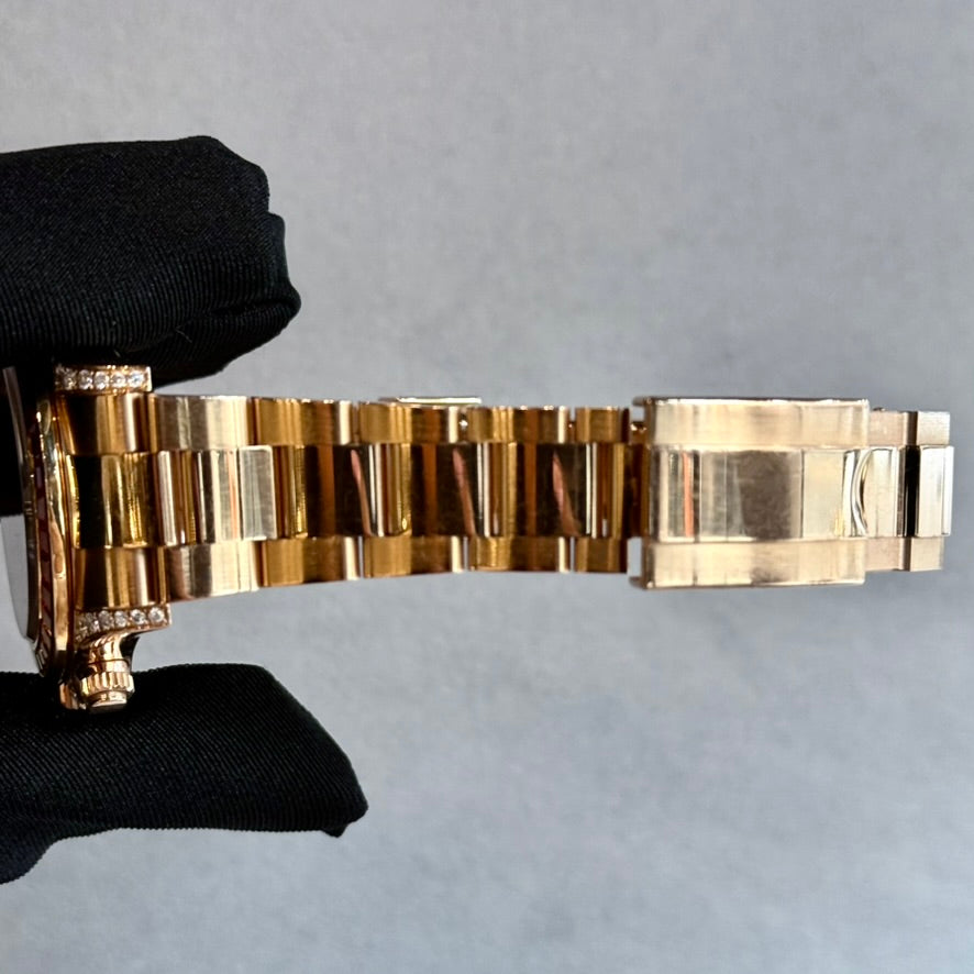 Rolex Daytona 116505 – 40mm Rose Gold, Rainbow Bezel, Diamond Dial – Pre-Owned