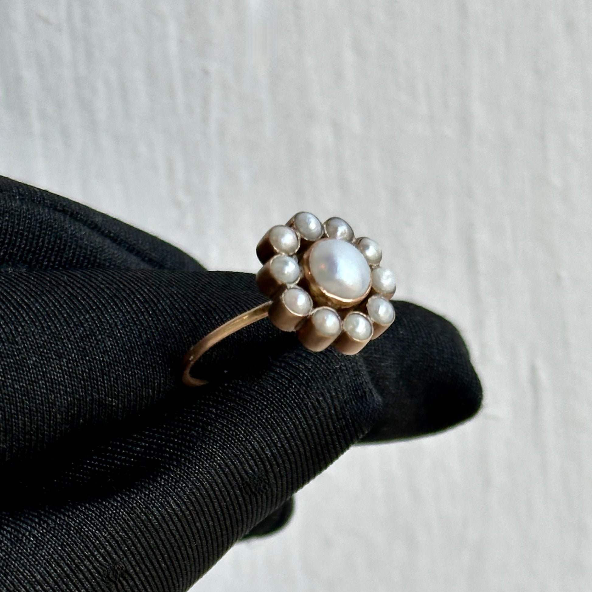 Matte 10kt Yellow Gold Pearl Ring with Flower Bezel Setting – Elegant Gold and Pearl Jewelry