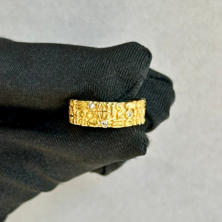 Vintage-Inspired Sticks and Circle Wide Band in 18kt Yellow Gold – 6.5mm, 9 Diamonds