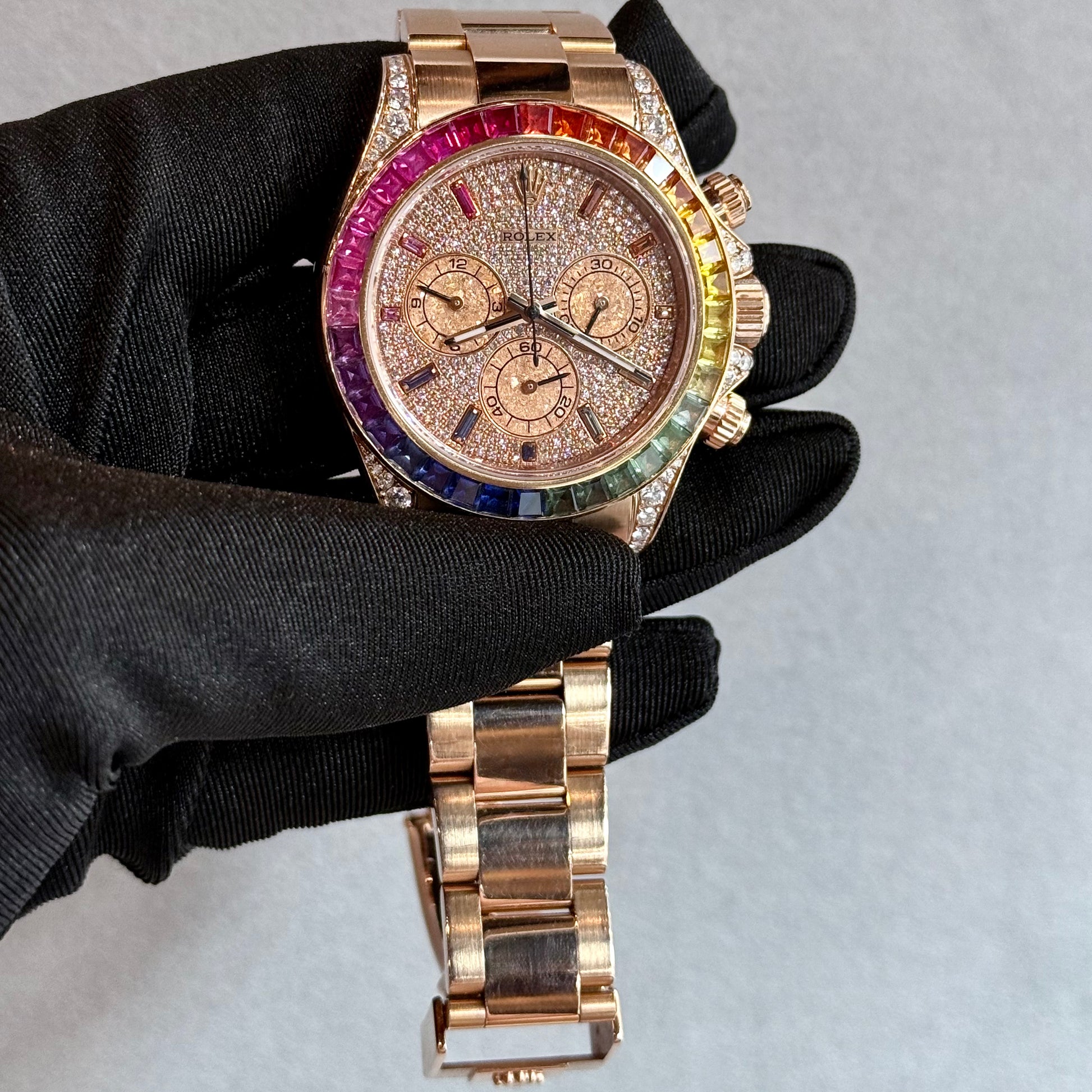 Rolex Daytona 116505 – 40mm Rose Gold, Rainbow Bezel, Diamond Dial – Pre-Owned