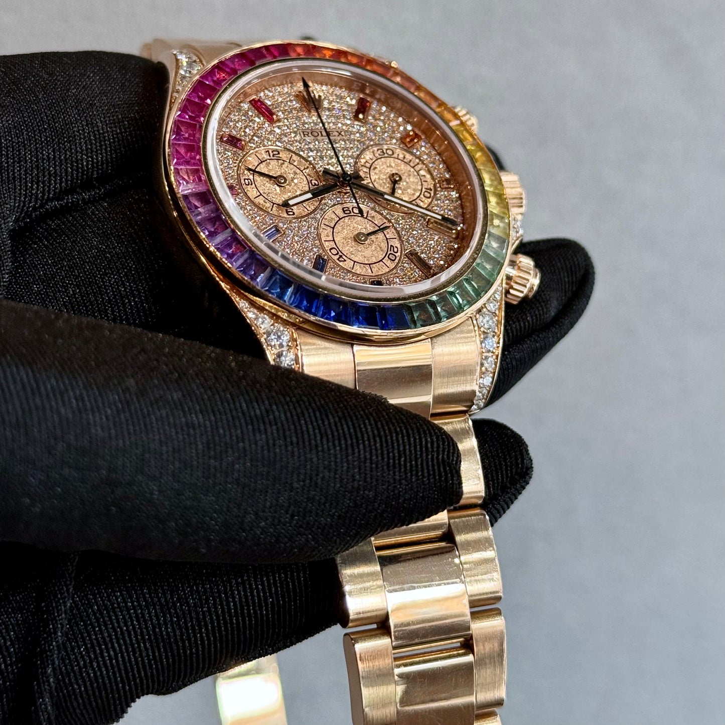 Rolex Daytona 116505 – 40mm Rose Gold, Rainbow Bezel, Diamond Dial – Pre-Owned