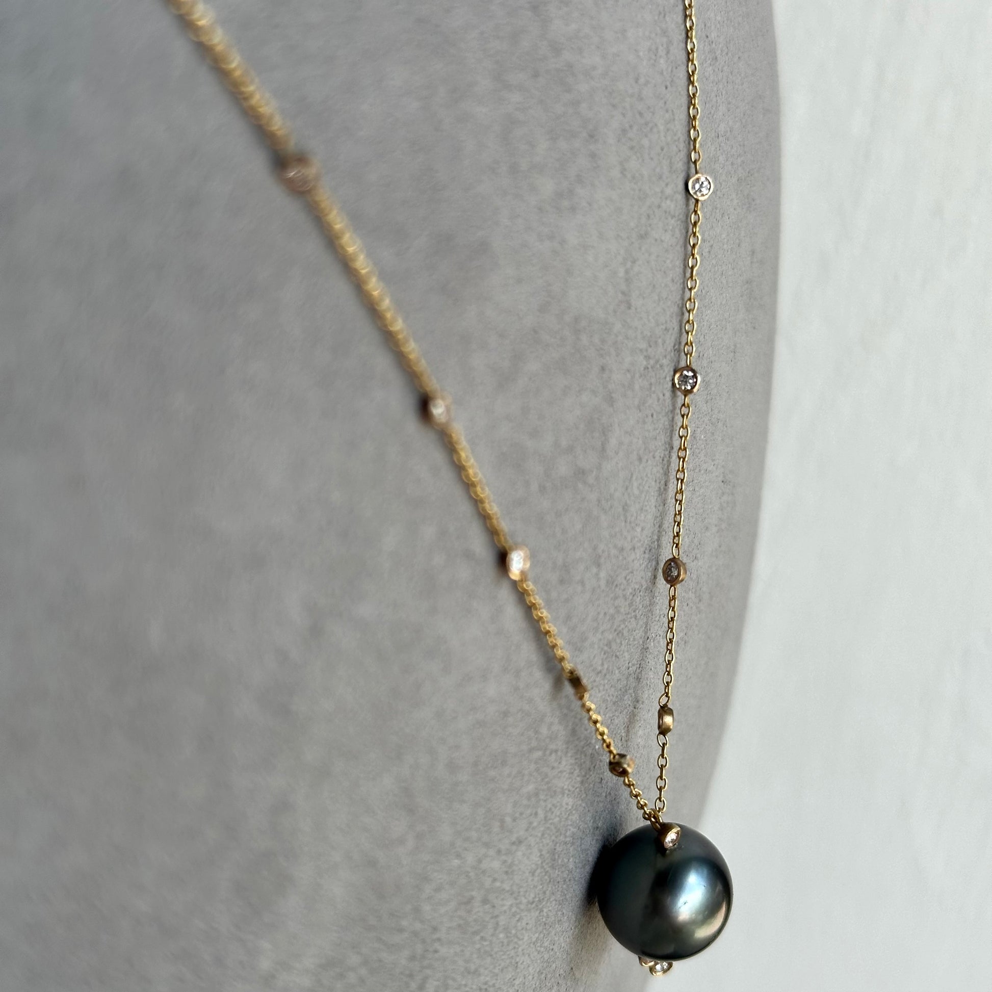 18K Yellow Gold Tahitian Pearl Necklace with Diamonds