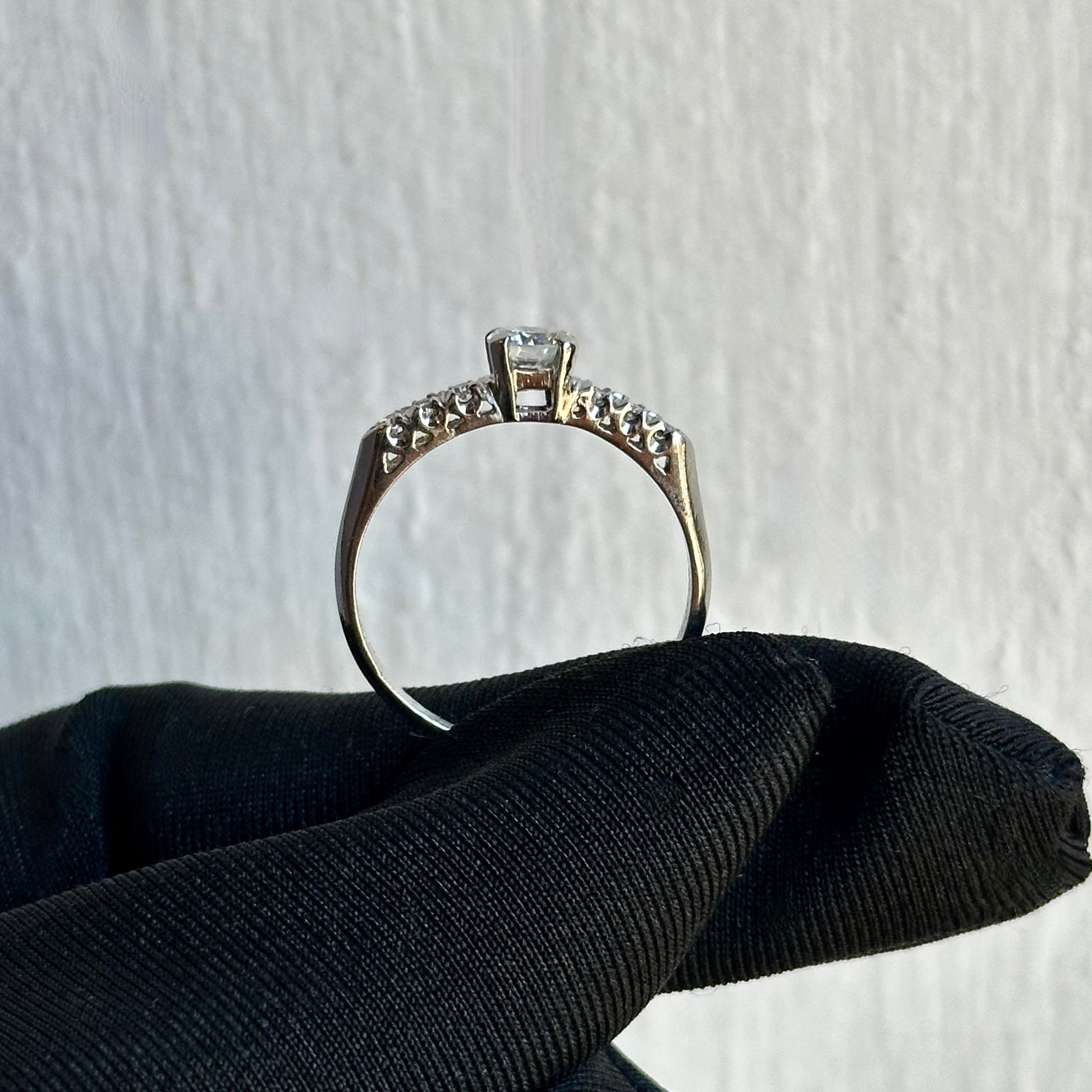 Antique Art Deco Diamond Engagement Ring with 0.45ct G VS1 Center Diamond & 6 Side Stones