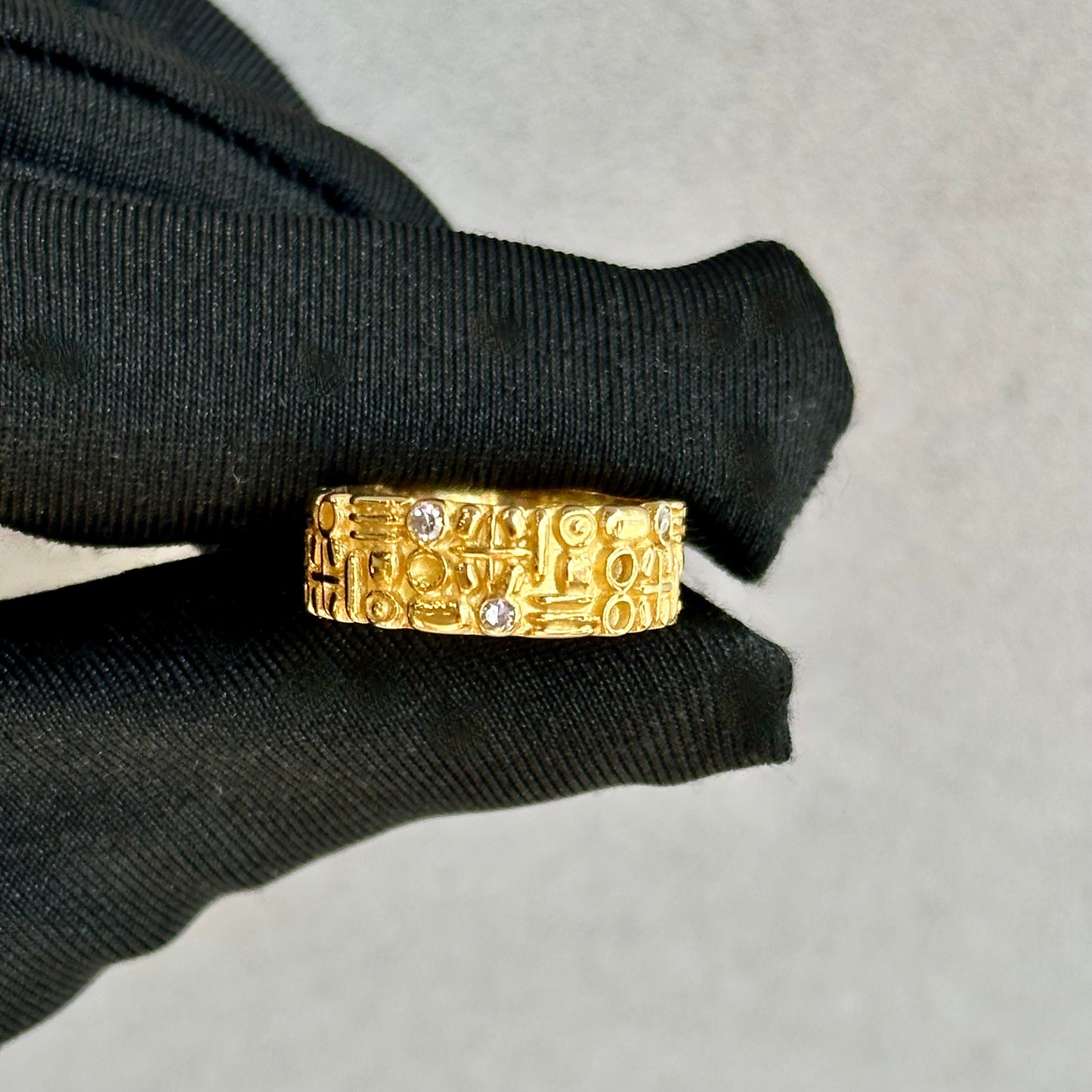 Vintage-Inspired Sticks and Circle Wide Band in 18kt Yellow Gold – 6.5mm, 9 Diamonds