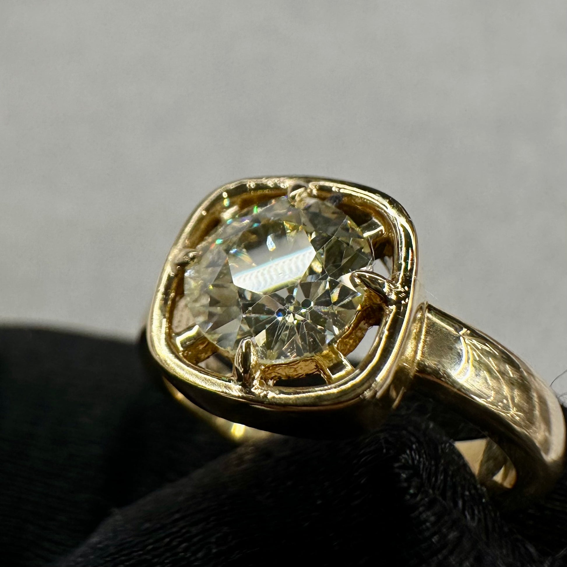 1.55CT J VS2 Old Mine Cut Diamond 18KT YG