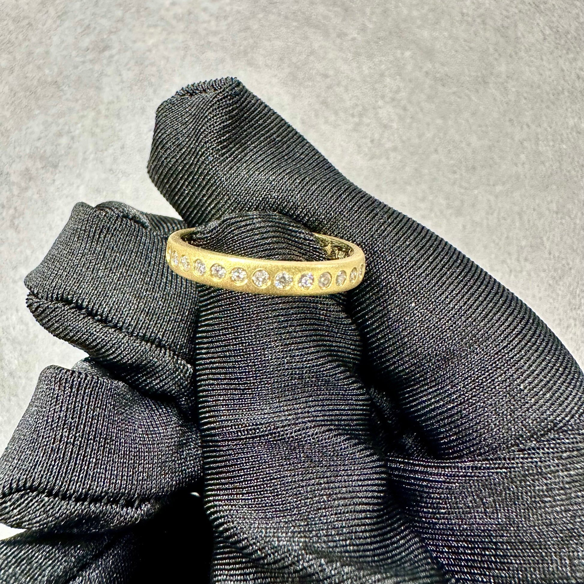 Satin Finish Ladies Band with Burnish Set Diamonds 14ktyg