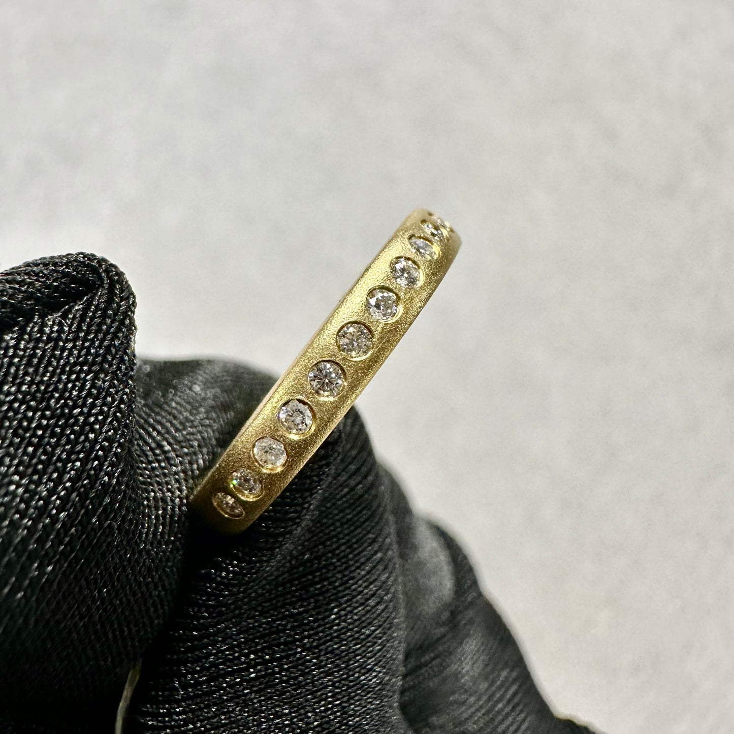 Satin Finish Ladies Band with Burnish Set Diamonds 14ktyg