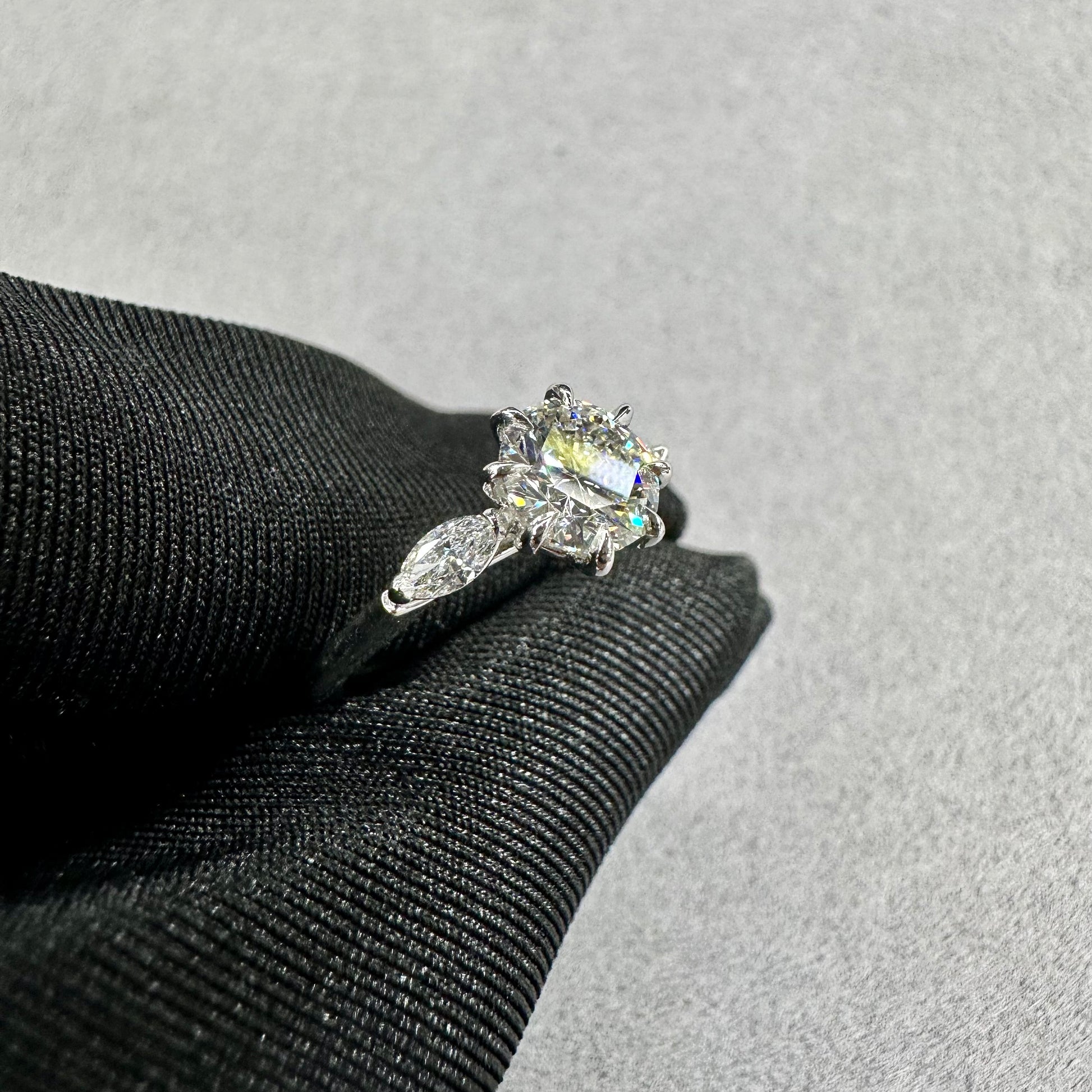 8 Prong 1.02ct J VS2 Platinum Diamond Engagement Ring