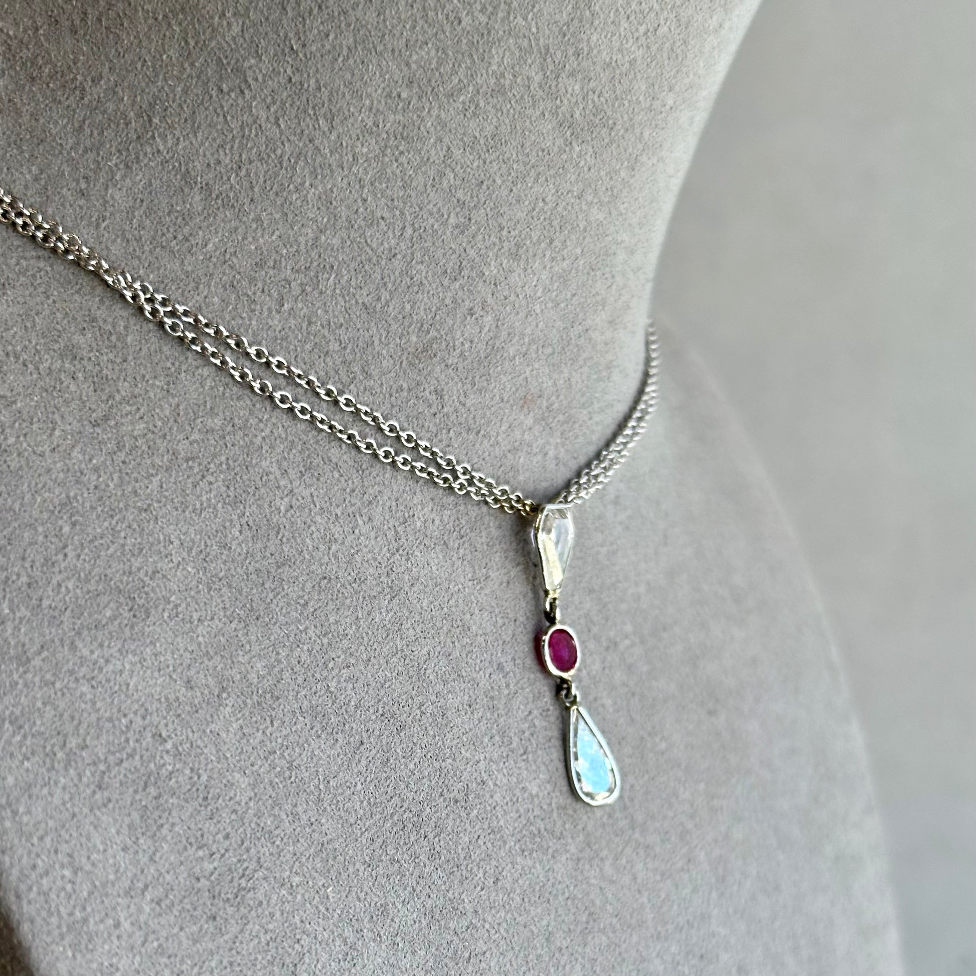 Exquisite 18KT White Gold Shield Cut Diamond & Ruby Art Deco Necklace – 0.95CT